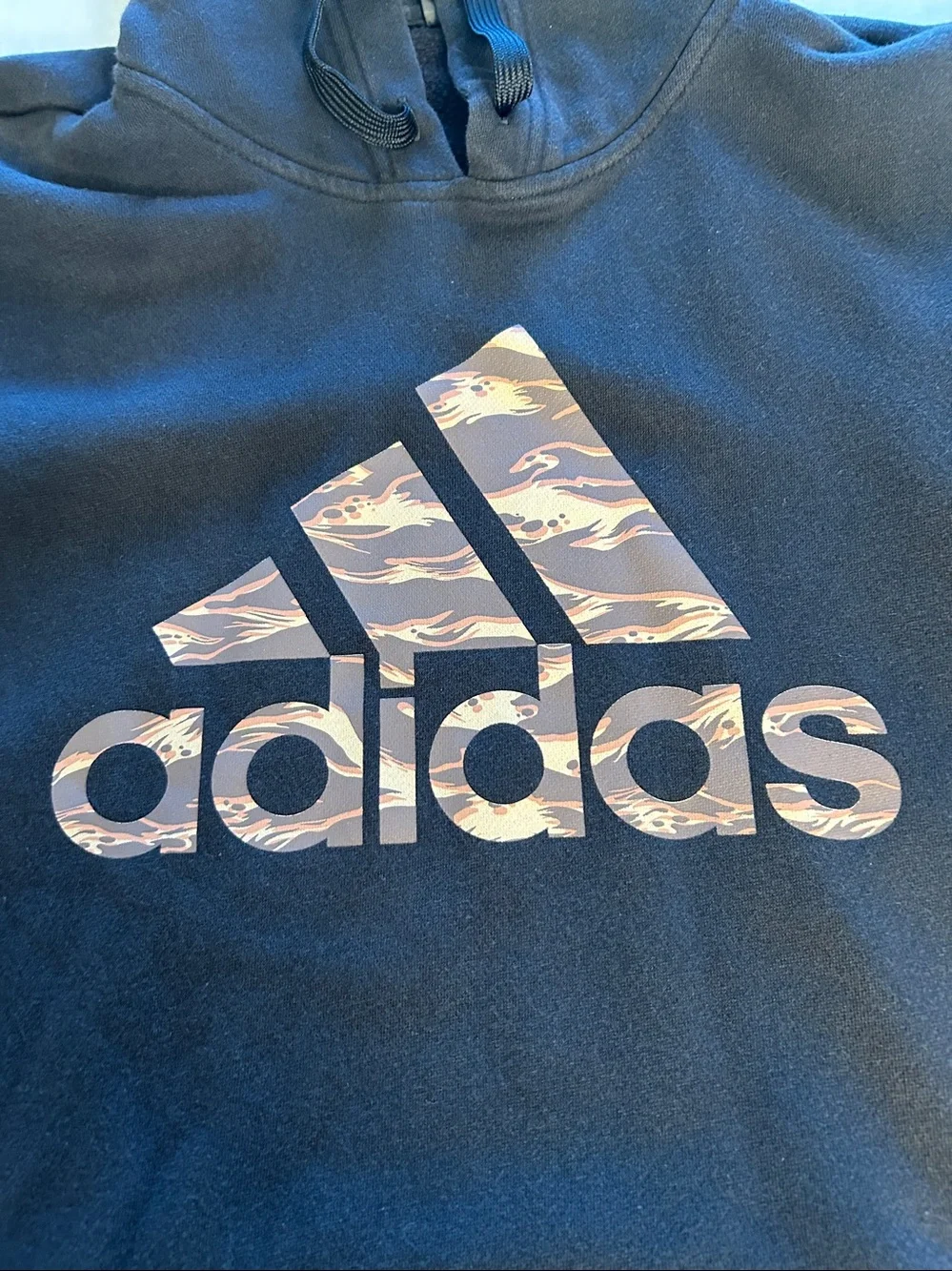Adidas Men's Camo Badge of Sport Hoodie.  Sz M.  1W7002